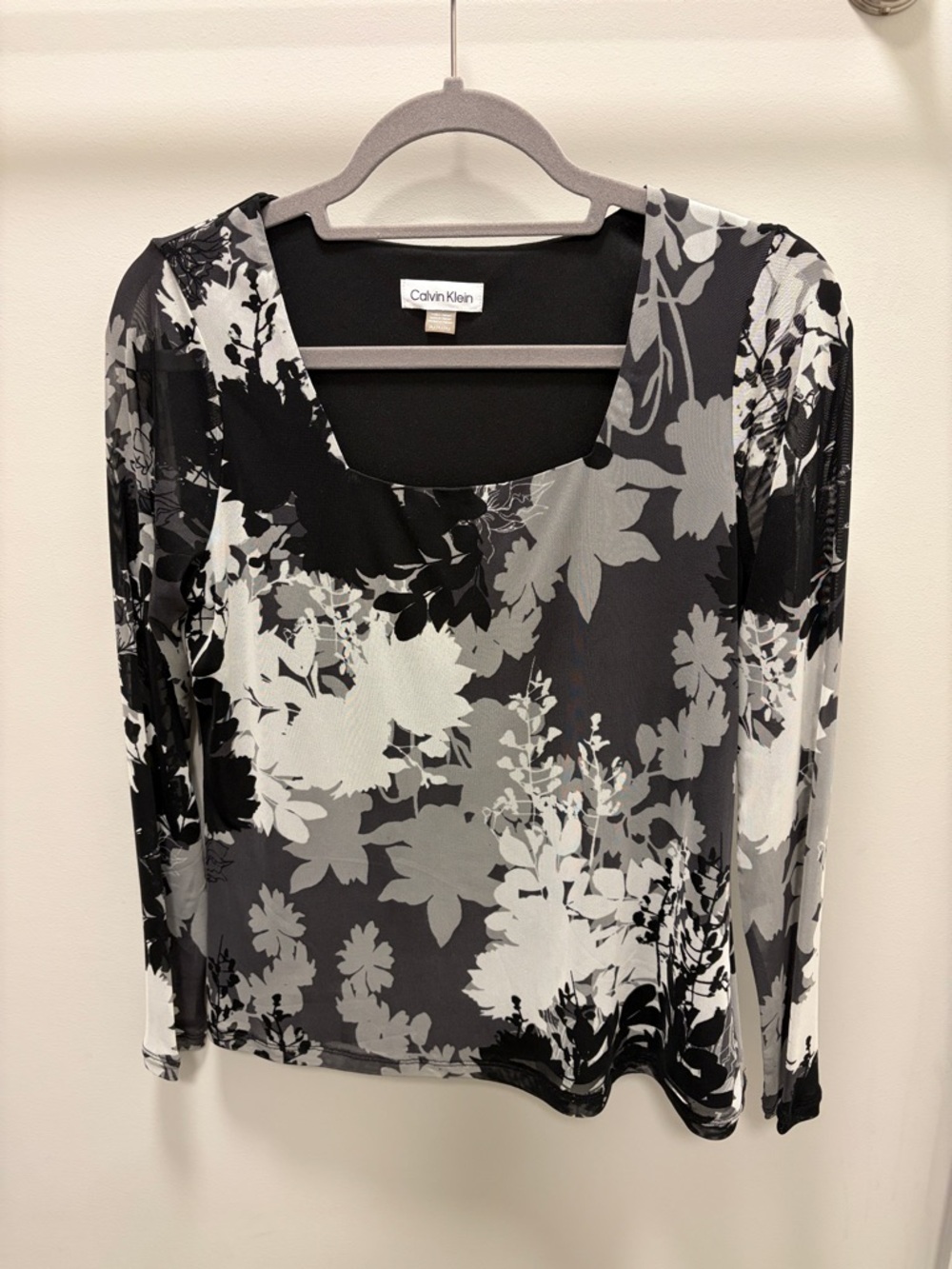 Calvin Klein Black & White Floral Scoop-Neck Long Sleeve Top